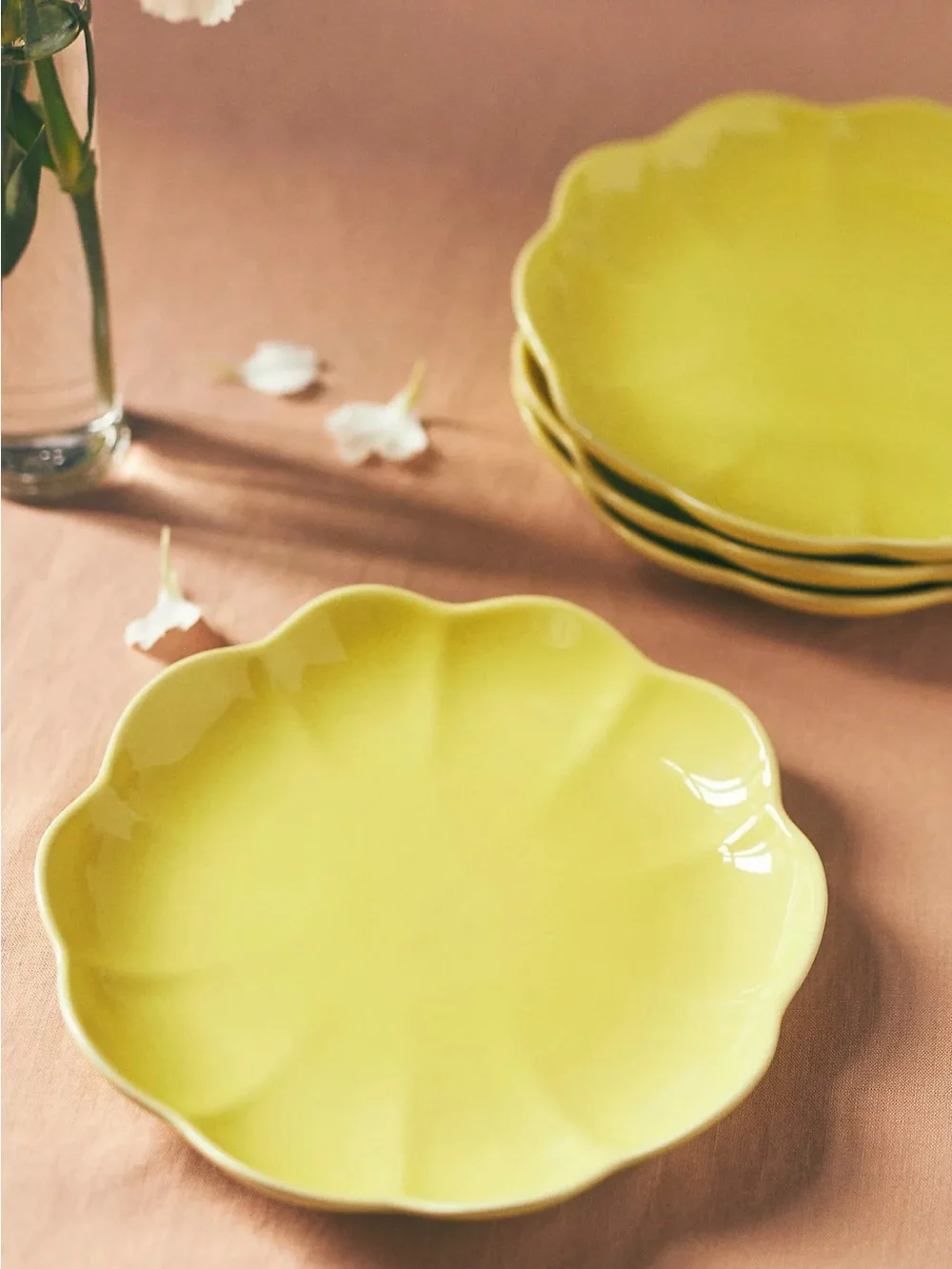 Beatriz Yellow Scalloped Dessert Plates and Bowls, S/2